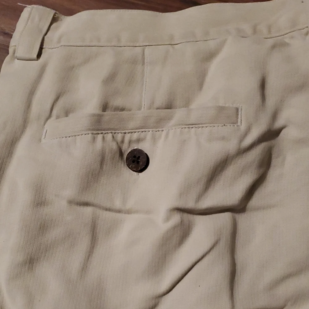 Tommy Bahama 100% Silk Cream Flat Front Shorts
